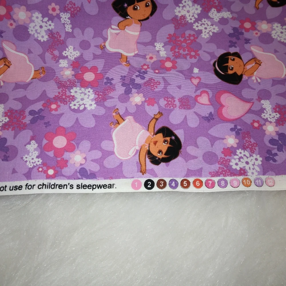 FABRIC Dora The Explorer, Dora Hearts and Flowers CP33342 licensed 2009